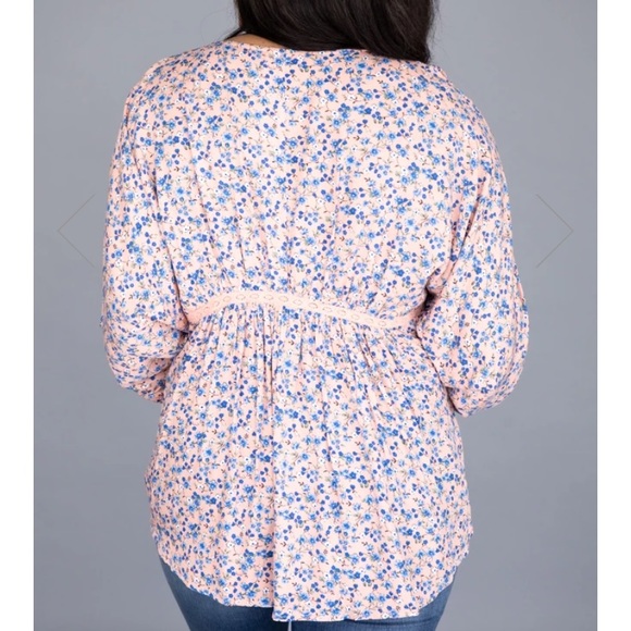 Tell me Something Wonderful Blouse - Picture 2 of 2